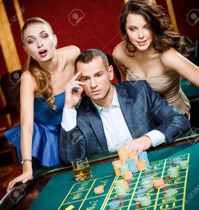 17824459-homme-avec-deux-petites-filles-jouant-à-la-roulette-au-casino-la-dépendance-à-l-jeu- (1).jpg