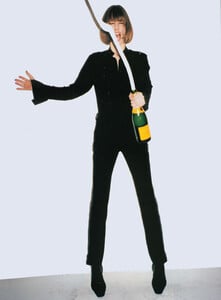 TOP.FASON.RU - Vogue UK (October 2001) - Leave Me Standing - 002.jpg