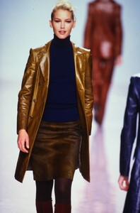 1676286127_dkny-fw-1996(16).thumb.jpg.9e95512d51852d4cbd29e3be5e7aaa10.jpg