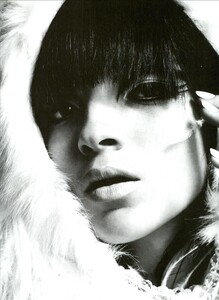 ARCHIVIO - Vogue Italia (September 2002) - Mariacarla A Dazzling Beauty - 001.jpg