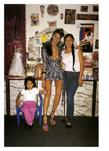 Numero_França_n70_Fevereiro2006_phTerryRichardson_IsabeliFontana_08.jpg
