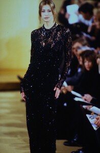 1694553729_donna-karan-fw-1993(29).thumb.jpg.9700417d8402d5b204b7c879ce0ec49f.jpg