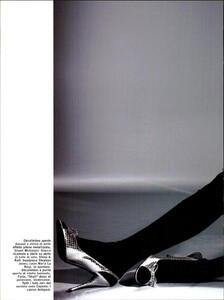 ARCHIVIO - Vogue Italia (March 2007) - Close-up - 006.jpg