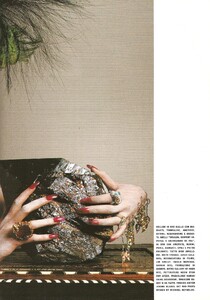 PIPOCA - Vogue Italia (March 2005, Couture Supplement) - Great Exaggerations - 008.jpg