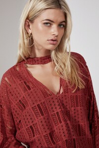 1708_tfl_undercover_ls_top_rosewood_g_3008.jpg