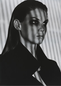 V #25 (SeptOct 2003) - Helmut Lang - 003.jpg
