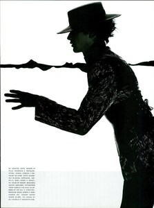 ARCHIVIO - Vogue Italia (October 2007) - In Silhouette - 010.jpg