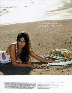 Vogue UK (July 2004) - Beauty and the Beach - 002.jpg