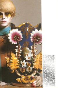 PIPOCA - Vogue Italia (March 2005, Couture Supplement) - Great Exaggerations - 004.jpg