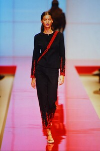 1766129826_valentino-hc-fw-1999(6).thumb.jpg.718ce6b5d036ca7f61088f5e99809ce0.jpg