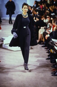 1770232829_donna-karan-fw-1990(5).thumb.jpg.9e8084aa503fb6048ac17d582269325e.jpg