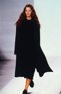 177055876_dkny-fw-1998(2).thumb.jpg.bd4cbc953c5a671dade7cafbaf801646.jpg