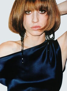 TOP.FASON.RU - Vogue UK (October 2001) - Leave Me Standing - 008.jpg