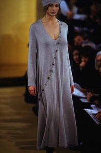 1806032512_donna-karan-fw-1993(31).thumb.jpg.76b397dec411cd4afdaf2c55b47dea50.jpg