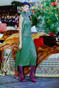 1833437441_dolce-gabbana-fw-2000(5).thumb.jpg.36245de9dc321fe8a17f82099793796d.jpg