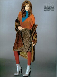 ARCHIVIO - Vogue Italia (August 2003) - All That Neon - 009.jpg