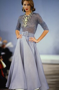 184894027_donna-karan-ss-1992(4).thumb.jpg.3a52f89df0bf6558f2f2005b8a8569a0.jpg