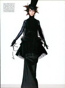 ARCHIVIO - Vogue Italia (October 2007) - In Silhouette - 012.jpg