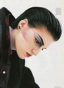 i-D #238 (December 2003) - Je Suis Venue Te Dire Que Je M'en Vais - 006.jpg