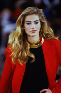 1880616519_donna-karan-fw-1991(2).thumb.jpg.edf992e92605fd07bc4f9a79c76c1bee.jpg