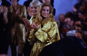 1907182102_donna-karan-fw-1991(1)-Copy.thumb.jpg.b517195e3ea6074f40cfa7d2cc84c79e.jpg