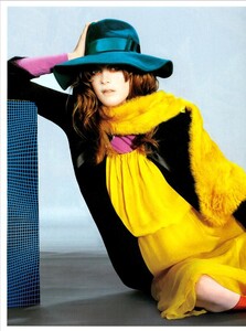 ARCHIVIO - Vogue Italia (August 2003) - All That Neon - 001.jpg