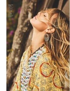 HOLA! FASHION 05.2020 dewi-page-004.jpg