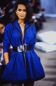 1926401858_donna-karan-ss-1991(16).thumb.jpg.ec60f64013a3fcdc0e808782906ebd7c.jpg