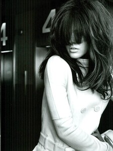 ARCHIVIO - Vogue Italia (June 2007) - A Charming Blend - 004.jpg