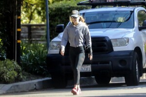        lar040420BZNimage114.jpg