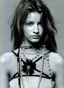 ARCHIVIO - Vogue Italia (May 2003) - Girls - 007.jpg