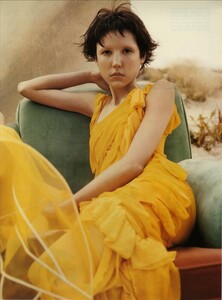 ARCHIVIO - Vogue Italia (February 2002) - The Poetic Beauty - 010.jpg