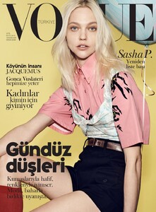 Vogue Turkey (April 2018) - Sasha Pivovarova - 001.jpg