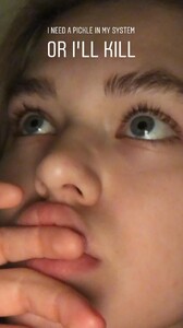 1996967961181914618.jpg