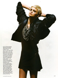 Vogue UK (September 2009) - Pixie Geldof - 009.jpg