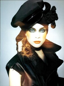 ARCHIVIO - Vogue Italia (September 2007) - Beauty - 005.jpg