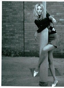 ARCHIVIO - Vogue Italia (November 2003) - The Kate's Way - 003.jpg