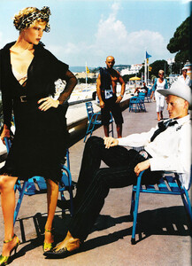 Vogue Paris (September 2003) - Le Grand Jeu - 001.jpg