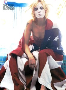 ARCHIVIO - Vogue Italia (March 2001) - Starry-Style - 010.jpg