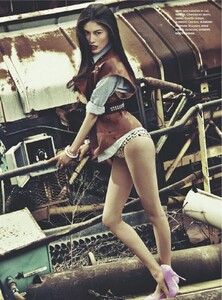 2072912708_Num_C3_A8ro_Magazine_134_-_Juin-Juillet_2012(dragged)47.thumb.jpg.99dd8e7d3398ab449d81bc9043c96942.jpg