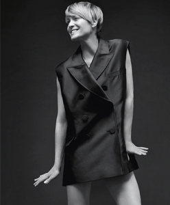 2084045038_Blonde_Noni_US_Harpers_Bazaar_April_2014_01.thumb.png.05c961bde6d684cd4e5b633748aa91bb.png