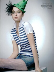 ARCHIVIO - Vogue Italia (February 2006) - Suggestions - 009.jpg