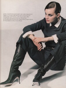 Vogue UK (September 1996) - A Modern Edge - 003.jpg