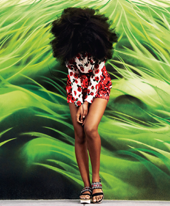 2118078772_Cool_Girl_Noni_US_Harpers_Bazaar_April_2014_02.thumb.png.572f42c906e6996c8d95d34547744376.png