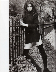Vogue Paris (August 2003) - Pretty Woman - 001.jpg