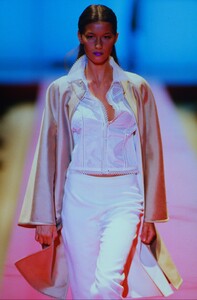 224977490_valentino-hc-fw-1999(1).thumb.jpg.43483afaaec738420a8e58315b2cb147.jpg