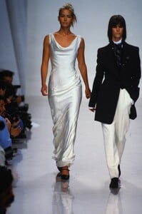 227385605_dkny-fw-1995(2).thumb.jpg.1b4761ce52fa85a376a95c062c0c3fa7.jpg