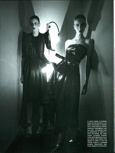ARCHIVIO - Vogue Italia (February 2008) - Light Black - 009.jpg