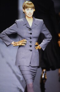 229078069_dior-fw-1995(11).thumb.jpg.090220876eed1fec69805436919afc7c.jpg