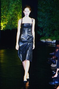 245504654_dolce-gabbana-ss-1999(1).thumb.jpg.8c724e21013332ff37300f53345976a2.jpg